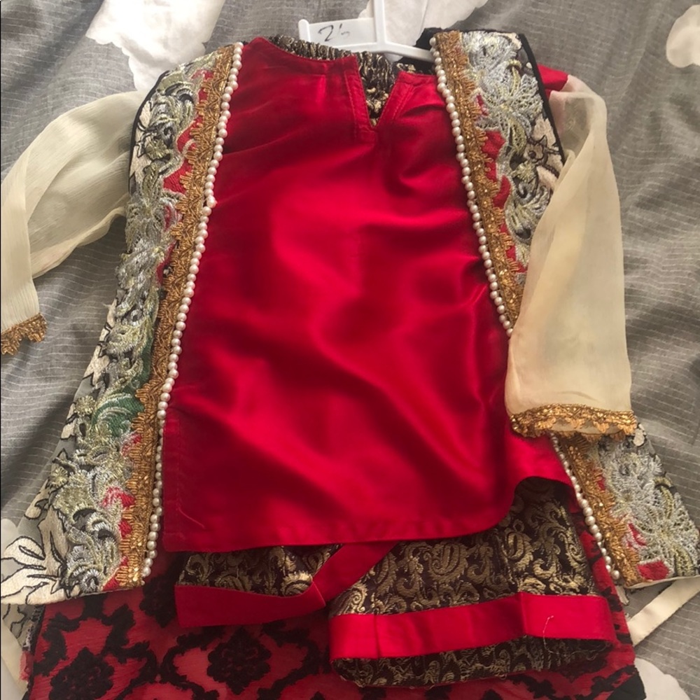 Pakistani 3 piece suit not including dupata
